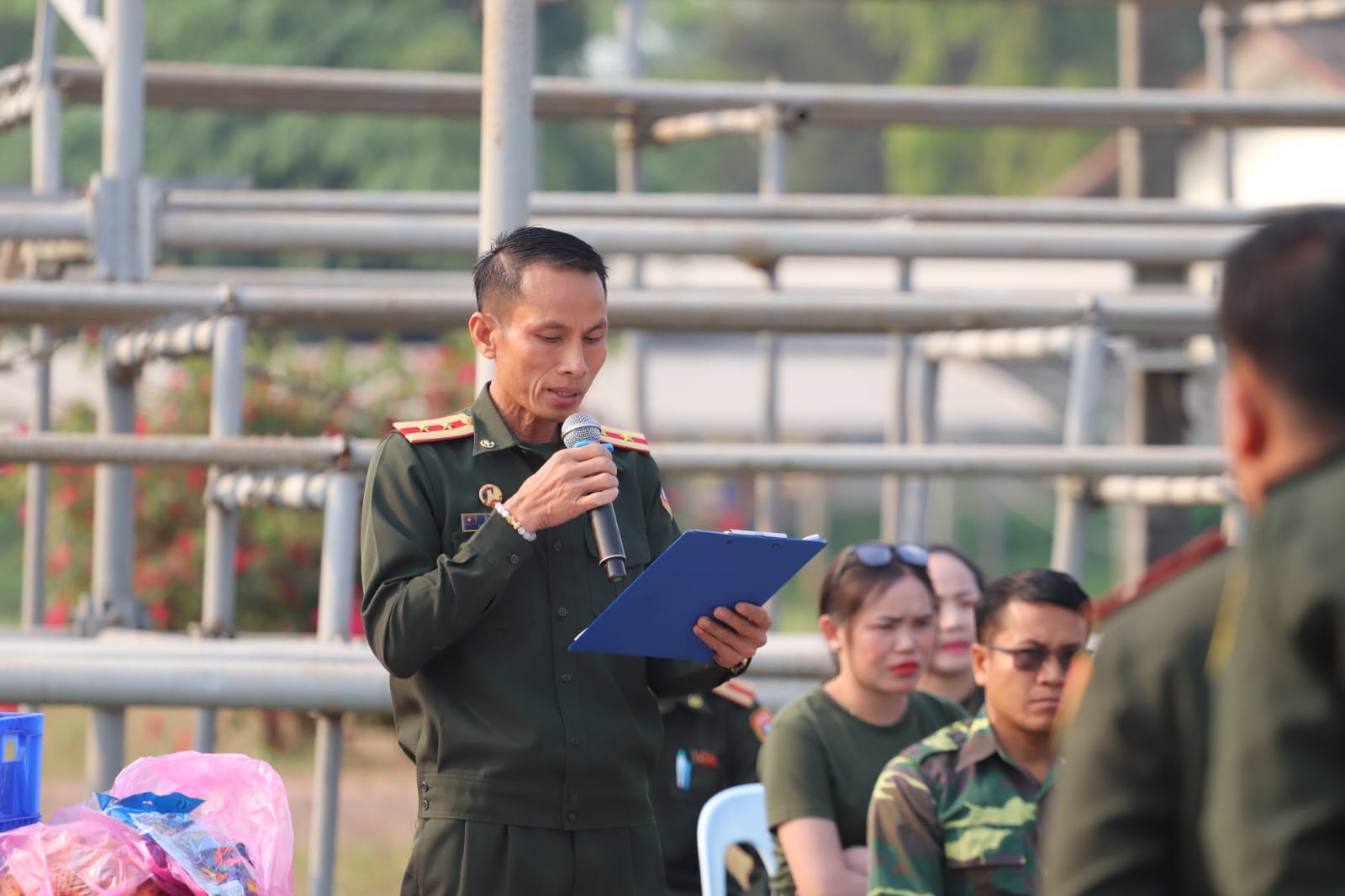 2 ອົງການຈັດຕັ້ງມະຫາຊົນຊາວໜຸ່ມ – ເເມ່ຍິງ ກອງພັນໃຫຍ່ 11 ຈັດກິດຈະກໍາ ຂໍ່ານັບຮັບຕ້ອນວັນສຳຄັນຂອງພັກ.