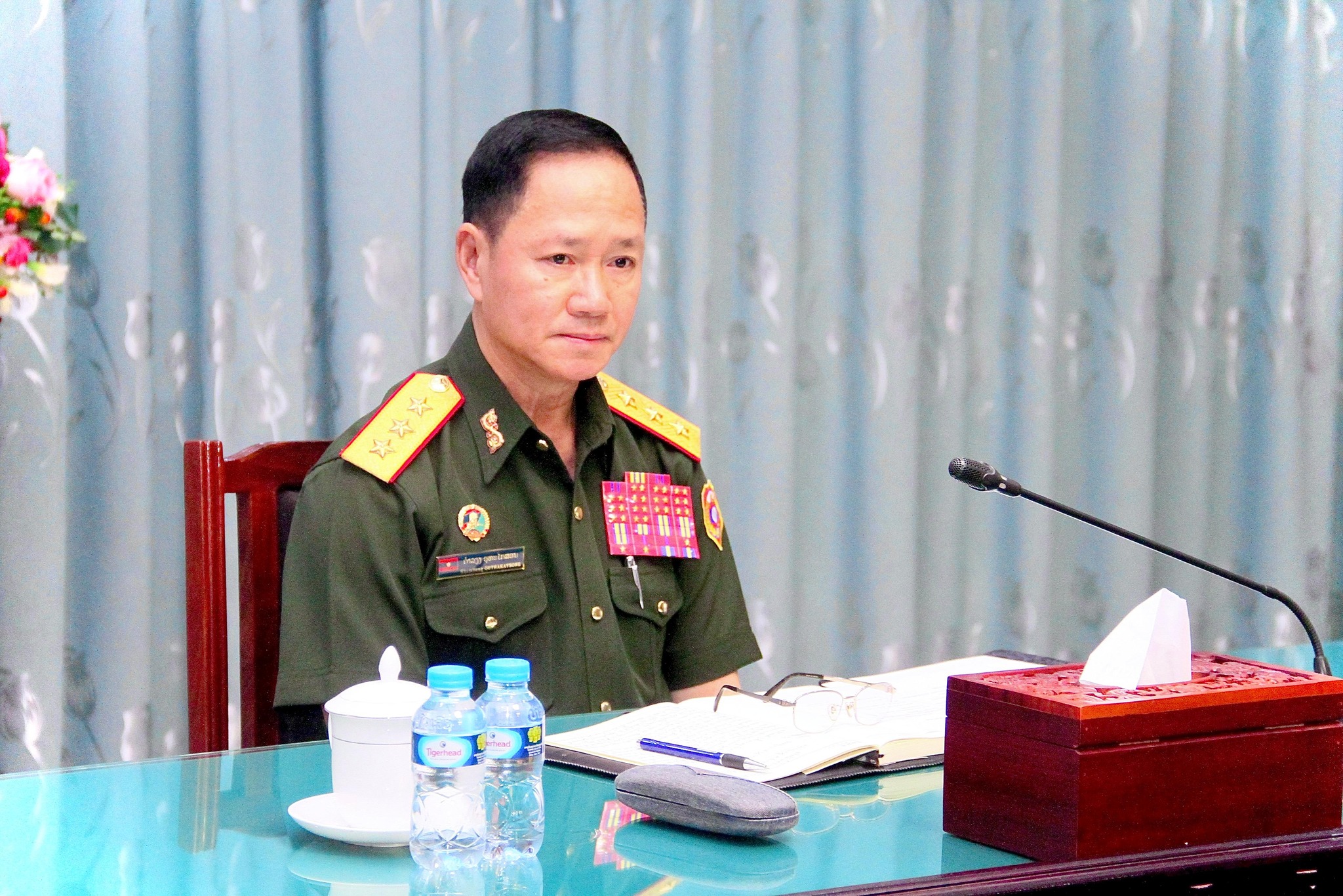 ປະກາດການເລື່ອນຊັ້ນນາຍທະຫານຂັ້ນສູງ ແລະ ແຕ່ງຕັ້ງໜ້າທີ່ໃໝ່ຢູ່ກະຊວງປ້ອງກັນປະເທດ.