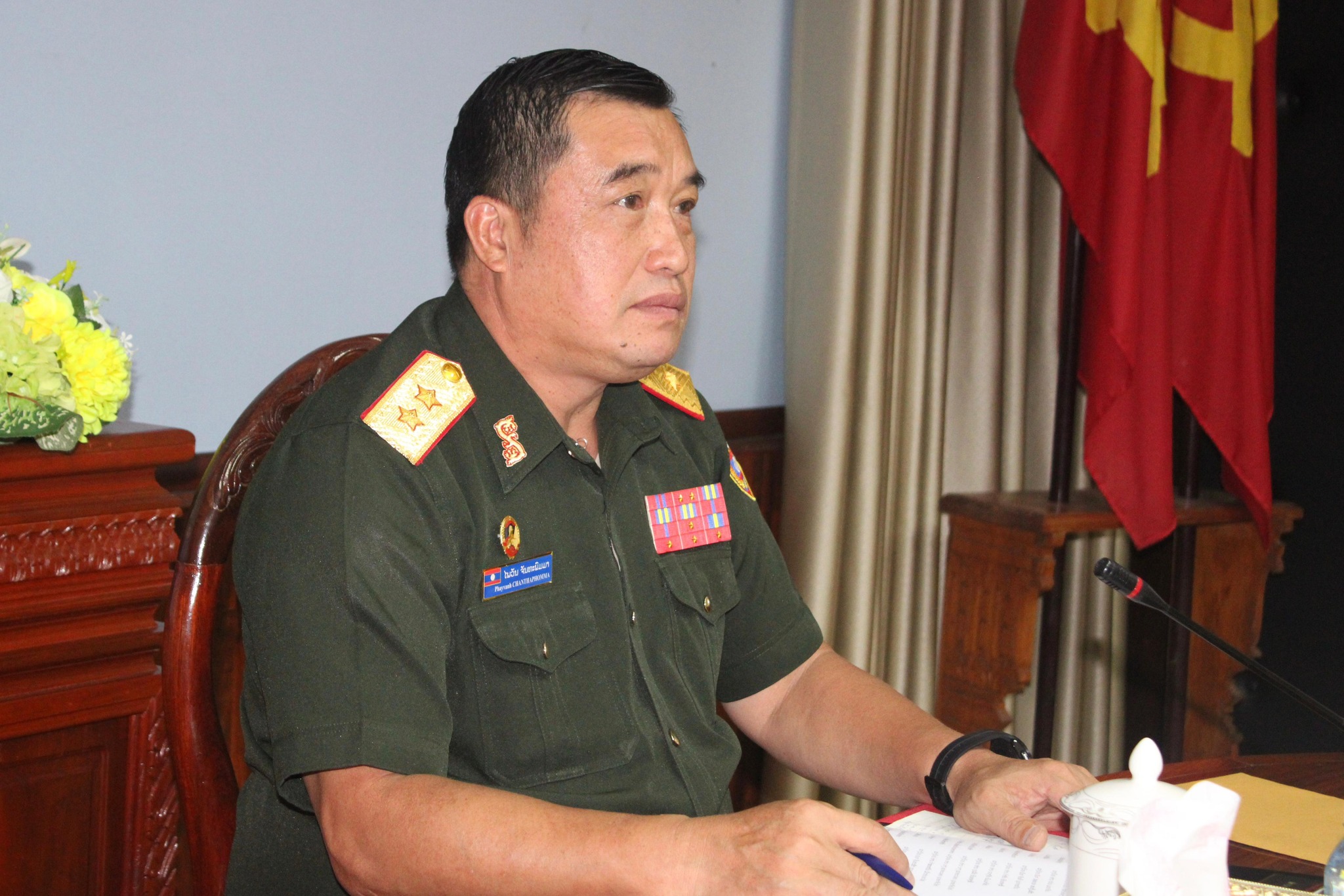 ກອງປະຊຸມຄົ້ນຄວ້າປຶກສາຫາລືກ່ຽວກັບການແຕ່ງບົດເພງມູນເຊື້ອແມ່ຍິງກອງທັບ